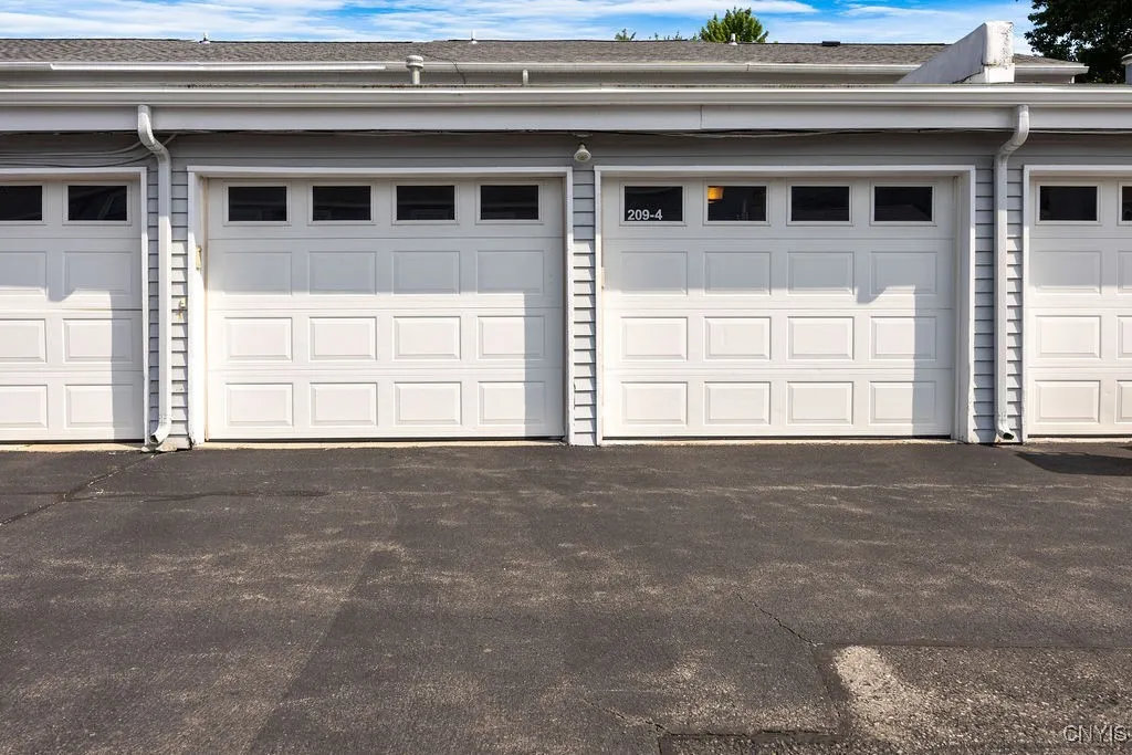 209 Highbridge Street 4, Manlius, New York 13066, Manlius, New York 13066, 2 Bedrooms Bedrooms, 5 Rooms Rooms,1 BathroomBathrooms,Residential,Closed,209 Highbridge Street 4, Manlius, New York 13066,0,S1625950