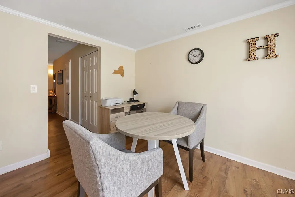 209 Highbridge Street 4, Manlius, New York 13066, Manlius, New York 13066, 2 Bedrooms Bedrooms, 5 Rooms Rooms,1 BathroomBathrooms,Residential,Closed,209 Highbridge Street 4, Manlius, New York 13066,0,S1625950