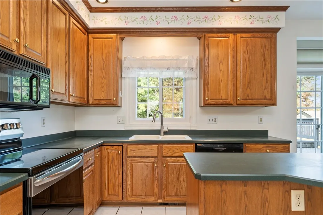 11 Wood Duck Run, Ogden, New York 14559, Ogden, New York 14559, 4 Bedrooms Bedrooms, 8 Rooms Rooms,2 BathroomsBathrooms,Residential,Closed,11 Wood Duck Run, Ogden, New York 14559,0,R1625082