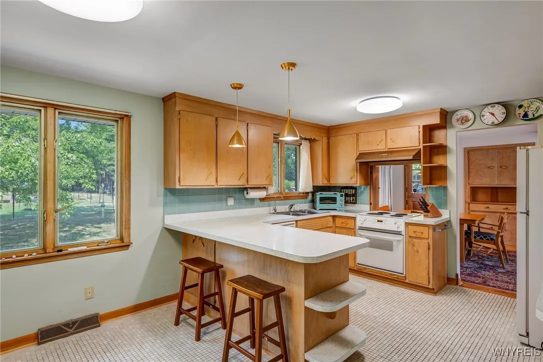 500 Getzville Road, Amherst, New York 14226, Amherst, New York 14226, 3 Bedrooms Bedrooms, 6 Rooms Rooms,1 BathroomBathrooms,Residential,For Sale,500 Getzville Road, Amherst, New York 14226,B1626809