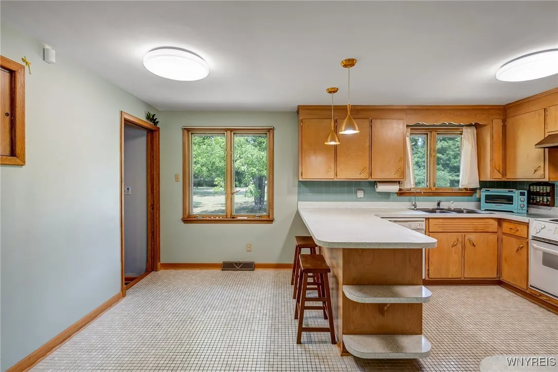 500 Getzville Road, Amherst, New York 14226, Amherst, New York 14226, 3 Bedrooms Bedrooms, 6 Rooms Rooms,1 BathroomBathrooms,Residential,For Sale,500 Getzville Road, Amherst, New York 14226,B1626809