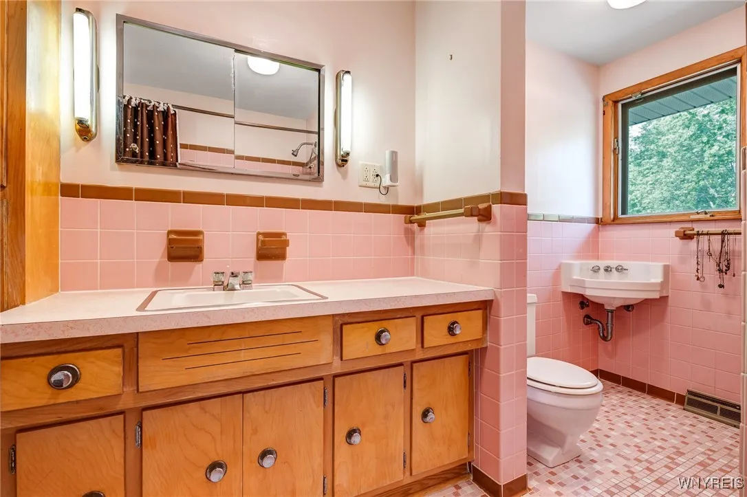 500 Getzville Road, Amherst, New York 14226, Amherst, New York 14226, 3 Bedrooms Bedrooms, 6 Rooms Rooms,1 BathroomBathrooms,Residential,For Sale,500 Getzville Road, Amherst, New York 14226,B1626809