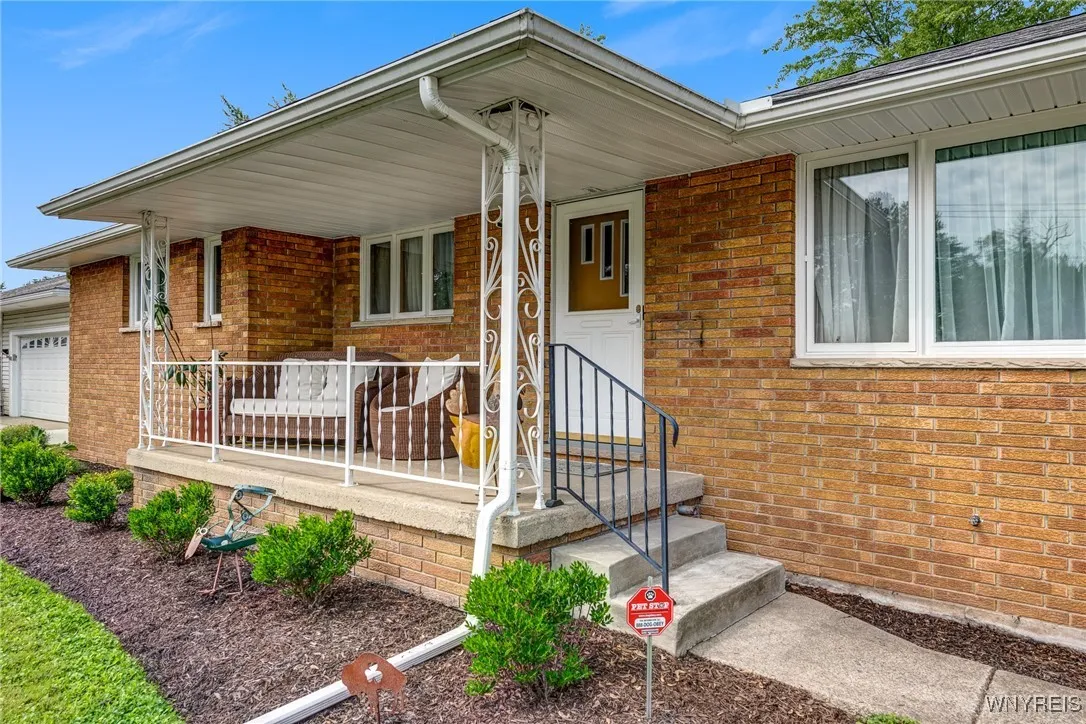 500 Getzville Road, Amherst, New York 14226, Amherst, New York 14226, 3 Bedrooms Bedrooms, 6 Rooms Rooms,1 BathroomBathrooms,Residential,For Sale,500 Getzville Road, Amherst, New York 14226,B1626809