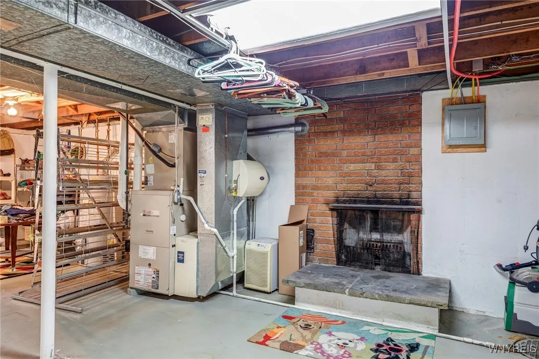 500 Getzville Road, Amherst, New York 14226, Amherst, New York 14226, 3 Bedrooms Bedrooms, 6 Rooms Rooms,1 BathroomBathrooms,Residential,For Sale,500 Getzville Road, Amherst, New York 14226,B1626809