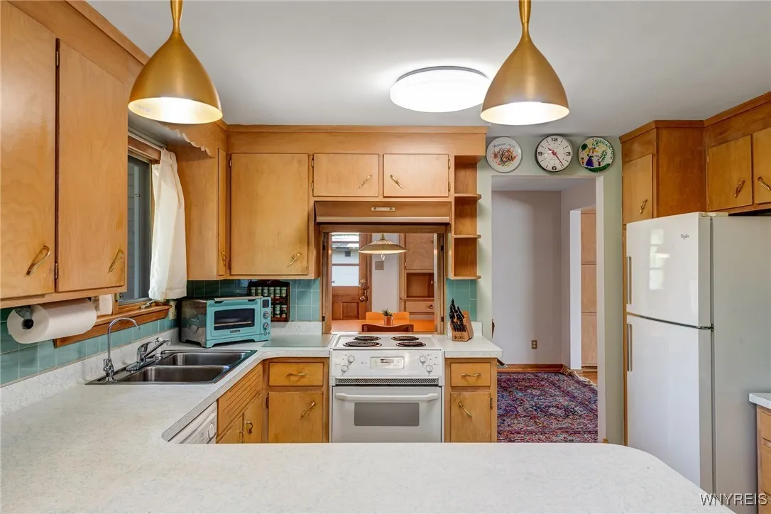 500 Getzville Road, Amherst, New York 14226, Amherst, New York 14226, 3 Bedrooms Bedrooms, 6 Rooms Rooms,1 BathroomBathrooms,Residential,For Sale,500 Getzville Road, Amherst, New York 14226,B1626809
