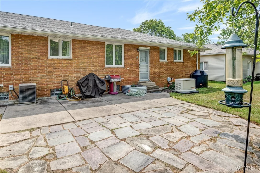 500 Getzville Road, Amherst, New York 14226, Amherst, New York 14226, 3 Bedrooms Bedrooms, 6 Rooms Rooms,1 BathroomBathrooms,Residential,For Sale,500 Getzville Road, Amherst, New York 14226,B1626809