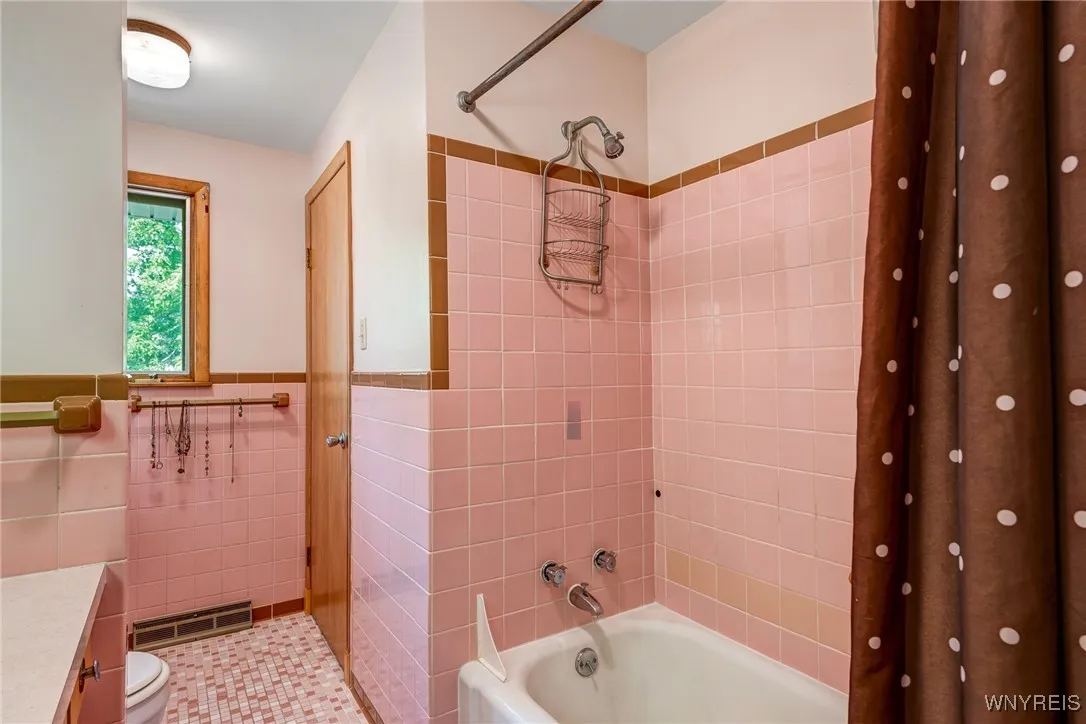 500 Getzville Road, Amherst, New York 14226, Amherst, New York 14226, 3 Bedrooms Bedrooms, 6 Rooms Rooms,1 BathroomBathrooms,Residential,For Sale,500 Getzville Road, Amherst, New York 14226,B1626809