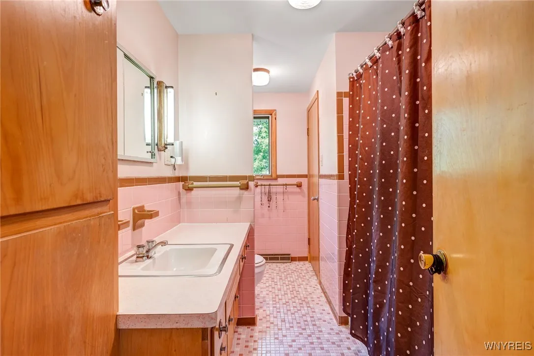 500 Getzville Road, Amherst, New York 14226, Amherst, New York 14226, 3 Bedrooms Bedrooms, 6 Rooms Rooms,1 BathroomBathrooms,Residential,For Sale,500 Getzville Road, Amherst, New York 14226,B1626809
