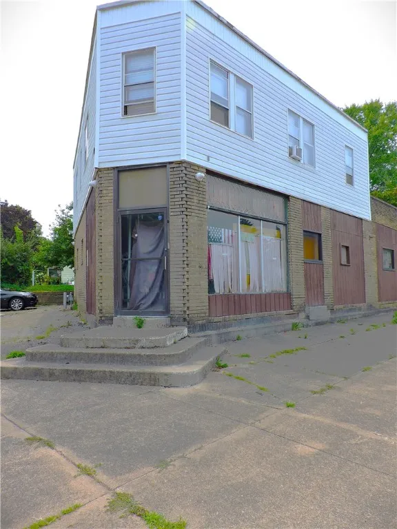 217 Middlesex Road, Rochester, New York 14610, Rochester, New York 14610, 2 Bedrooms Bedrooms, 5 Rooms Rooms,1 BathroomBathrooms,Residential Lease,For Rent,217 Middlesex Road, Rochester, New York 14610,R1626950