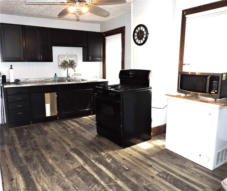 217 Middlesex Road, Rochester, New York 14610, Rochester, New York 14610, 2 Bedrooms Bedrooms, 5 Rooms Rooms,1 BathroomBathrooms,Residential Lease,For Rent,217 Middlesex Road, Rochester, New York 14610,R1626950
