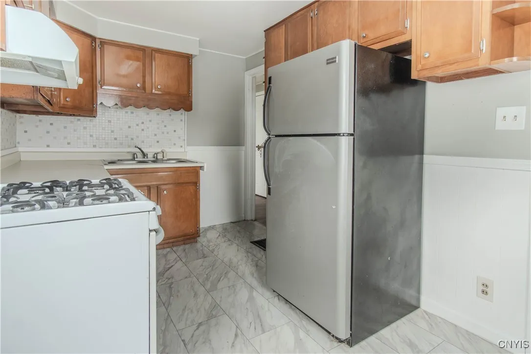 316 Iroquois Avenue West, Watertown City, New York, Watertown City, New York 13601, 2 Bedrooms Bedrooms, 5 Rooms Rooms,2 BathroomsBathrooms,Residential,Closed,316 Iroquois Avenue West, Watertown City, New York,0,S1627291