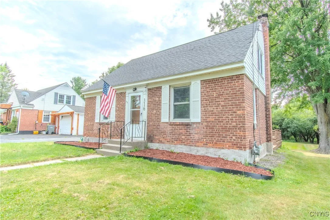 316 Iroquois Avenue West, Watertown City, New York, Watertown City, New York 13601, 2 Bedrooms Bedrooms, 5 Rooms Rooms,2 BathroomsBathrooms,Residential,Closed,316 Iroquois Avenue West, Watertown City, New York,0,S1627291