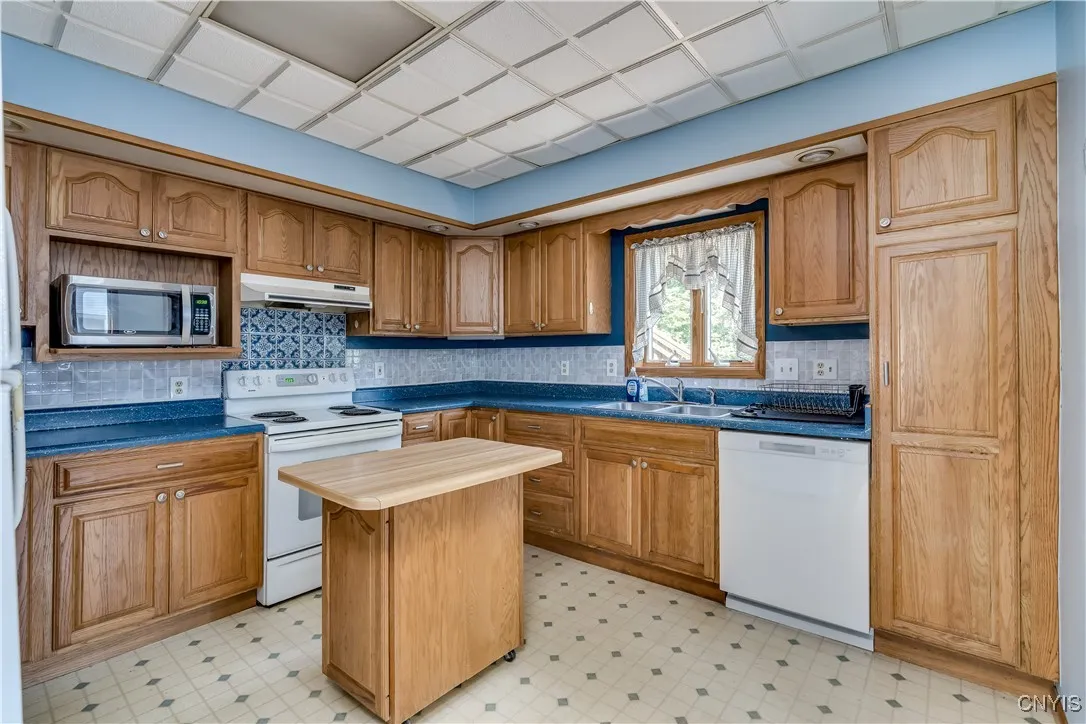 19 Antwerp Street, Philadelphia, New York 13673, Philadelphia, New York 13673, 5 Bedrooms Bedrooms, 13 Rooms Rooms,2 BathroomsBathrooms,Residential,Closed,19 Antwerp Street, Philadelphia, New York 13673,0,S1625968