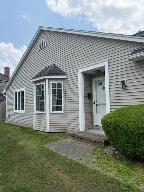 28 Chenin, Perinton, New York 14450, Perinton, New York 14450, 2 Bedrooms Bedrooms, 5 Rooms Rooms,2 BathroomsBathrooms,Residential Lease,For Rent,28 Chenin, Perinton, New York 14450,R1627289