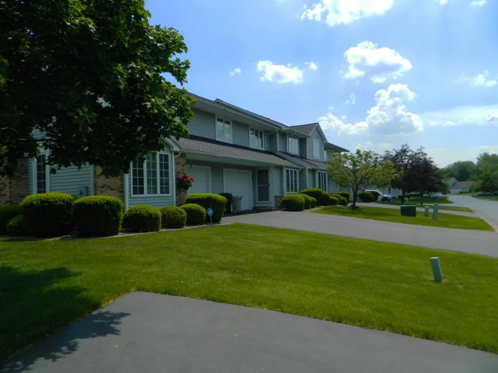 28 Chenin, Perinton, New York 14450, Perinton, New York 14450, 2 Bedrooms Bedrooms, 5 Rooms Rooms,2 BathroomsBathrooms,Residential Lease,For Rent,28 Chenin, Perinton, New York 14450,R1627289