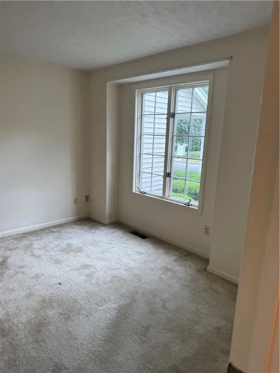 28 Chenin, Perinton, New York 14450, Perinton, New York 14450, 2 Bedrooms Bedrooms, 5 Rooms Rooms,2 BathroomsBathrooms,Residential Lease,For Rent,28 Chenin, Perinton, New York 14450,R1627289