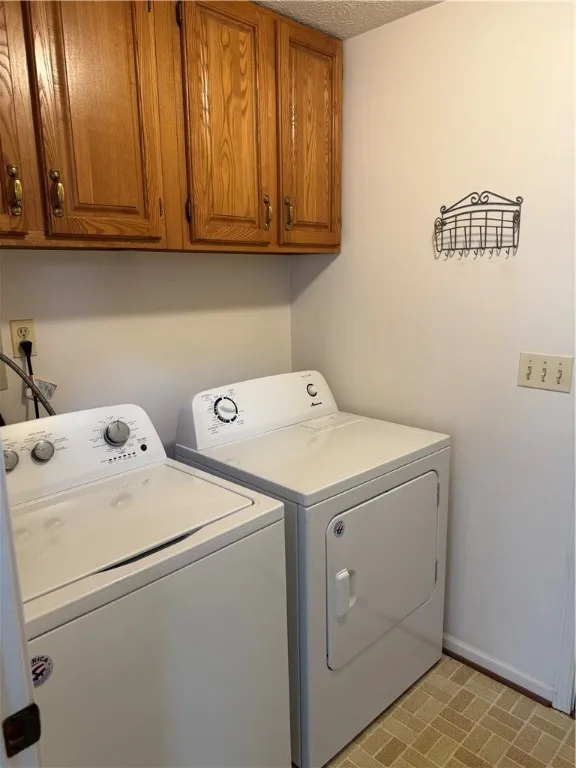 28 Chenin, Perinton, New York 14450, Perinton, New York 14450, 2 Bedrooms Bedrooms, 5 Rooms Rooms,2 BathroomsBathrooms,Residential Lease,For Rent,28 Chenin, Perinton, New York 14450,R1627289