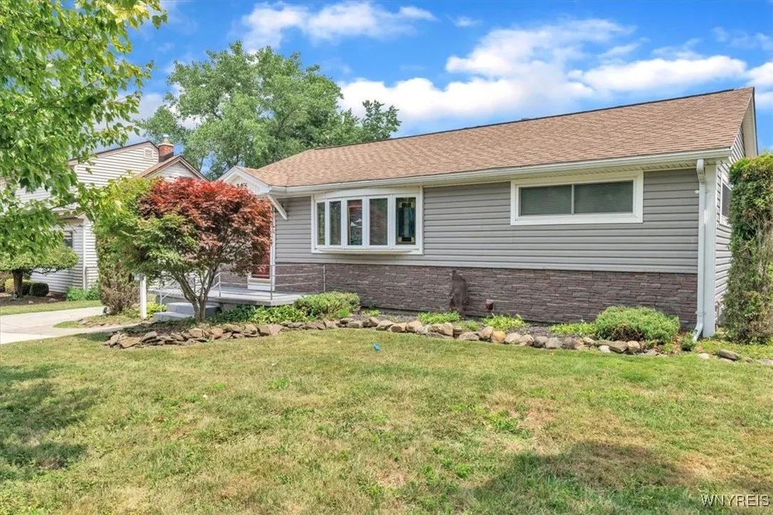 205 Sky Hi Drive, West Seneca, New York 14224, West Seneca, New York 14224, 3 Bedrooms Bedrooms, 9 Rooms Rooms,1 BathroomBathrooms,Residential,Closed,205 Sky Hi Drive, West Seneca, New York 14224,0,B1627176