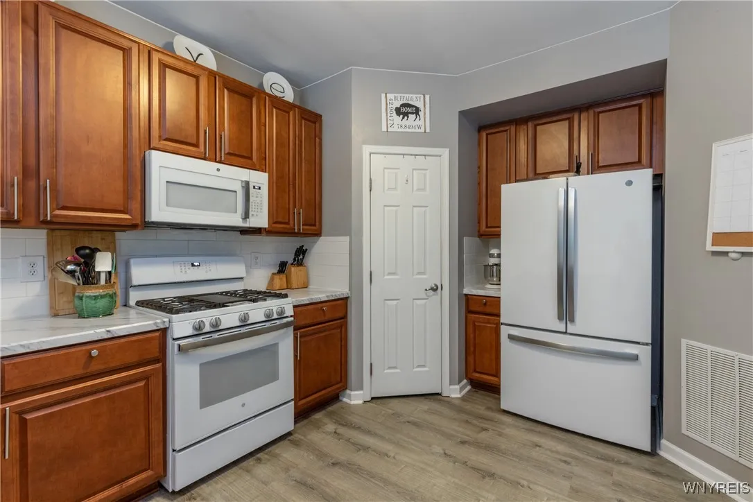 27 Scooter Lane, Hamburg, New York 14075, Hamburg, New York 14075, 4 Bedrooms Bedrooms, 8 Rooms Rooms,2 BathroomsBathrooms,Residential,For Sale,27 Scooter Lane, Hamburg, New York 14075,B1602162