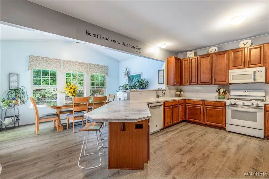 27 Scooter Lane, Hamburg, New York 14075, Hamburg, New York 14075, 4 Bedrooms Bedrooms, 8 Rooms Rooms,2 BathroomsBathrooms,Residential,For Sale,27 Scooter Lane, Hamburg, New York 14075,B1602162