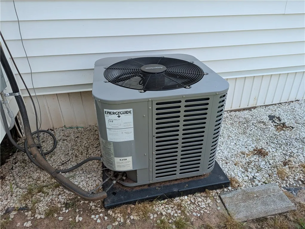 12951 Hillcrest Drive, Carlton, New York 14411, Carlton, New York 14411, 2 Bedrooms Bedrooms, 5 Rooms Rooms,2 BathroomsBathrooms,Residential,Closed,12951 Hillcrest Drive, Carlton, New York 14411,0,R1626822