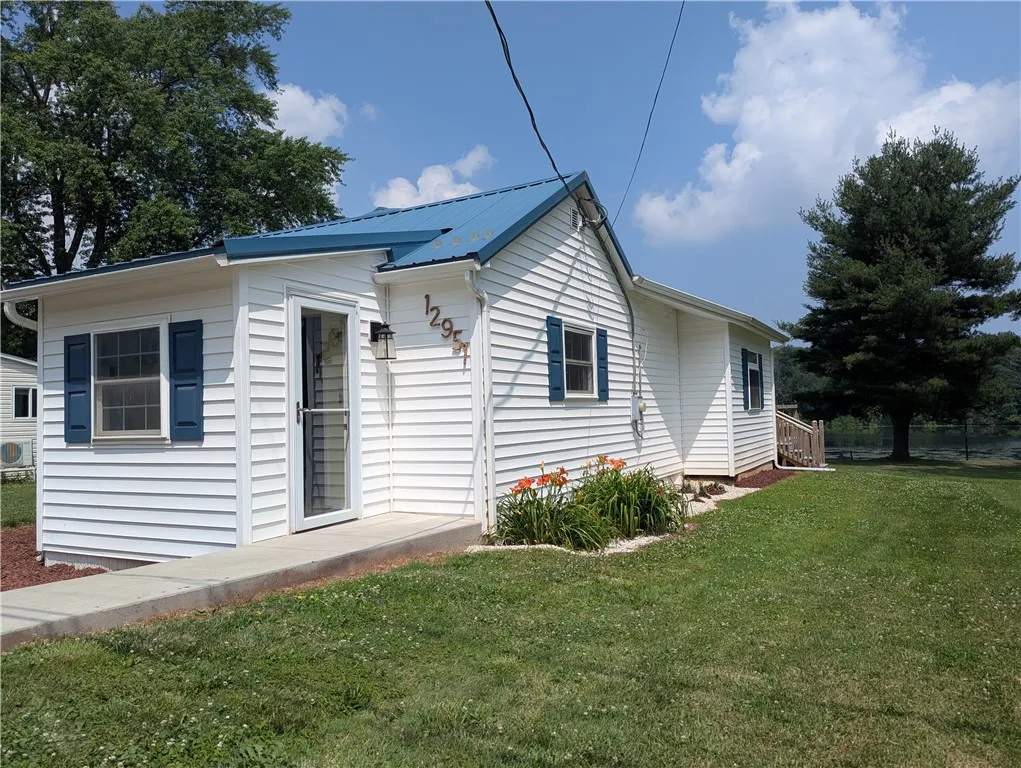 12951 Hillcrest Drive, Carlton, New York 14411, Carlton, New York 14411, 2 Bedrooms Bedrooms, 5 Rooms Rooms,2 BathroomsBathrooms,Residential,Closed,12951 Hillcrest Drive, Carlton, New York 14411,0,R1626822