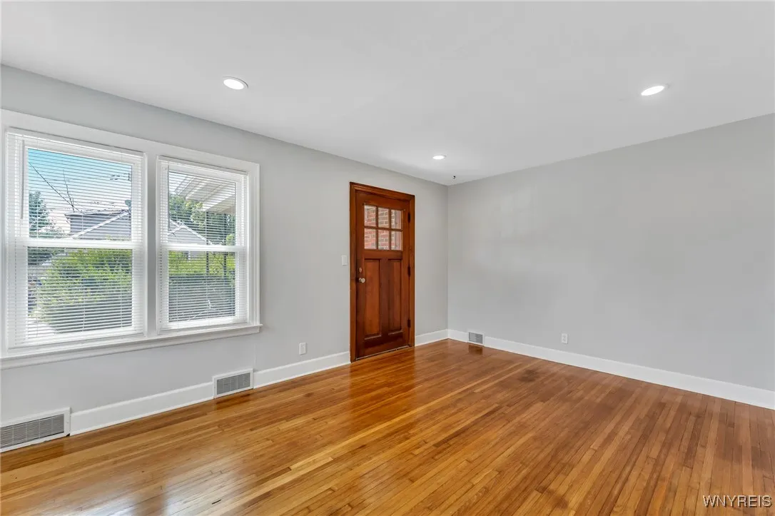 147 Madison Avenue, Hamburg, New York 14219, Hamburg, New York 14219, 4 Bedrooms Bedrooms, 6 Rooms Rooms,1 BathroomBathrooms,Residential,For Sale,147 Madison Avenue, Hamburg, New York 14219,B1627290