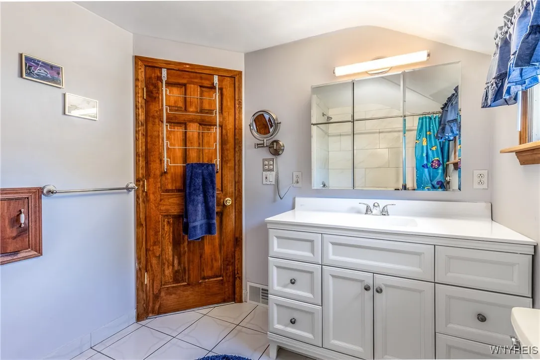 164 Abbington Avenue, Tonawanda, New York 14223, Tonawanda, New York 14223, 3 Bedrooms Bedrooms, 7 Rooms Rooms,1 BathroomBathrooms,Residential,Closed,164 Abbington Avenue, Tonawanda, New York 14223,0,B1625175