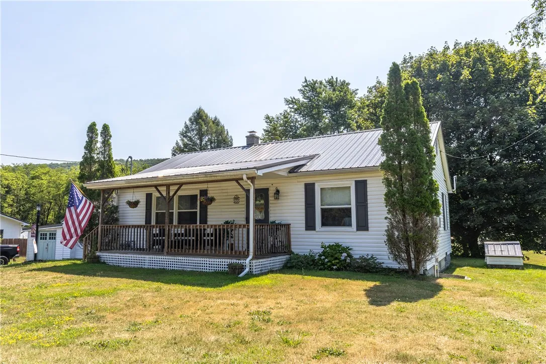 4662 State Route 414, Hornby, New York 14812, Hornby, New York 14812, 4 Bedrooms Bedrooms, 8 Rooms Rooms,2 BathroomsBathrooms,Residential,Closed,4662 State Route 414, Hornby, New York 14812,0,R1627317