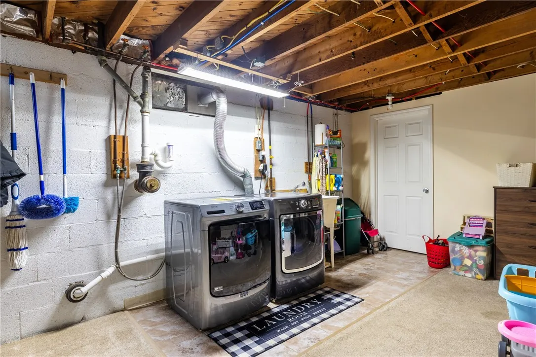 4662 State Route 414, Hornby, New York 14812, Hornby, New York 14812, 4 Bedrooms Bedrooms, 8 Rooms Rooms,2 BathroomsBathrooms,Residential,Closed,4662 State Route 414, Hornby, New York 14812,0,R1627317