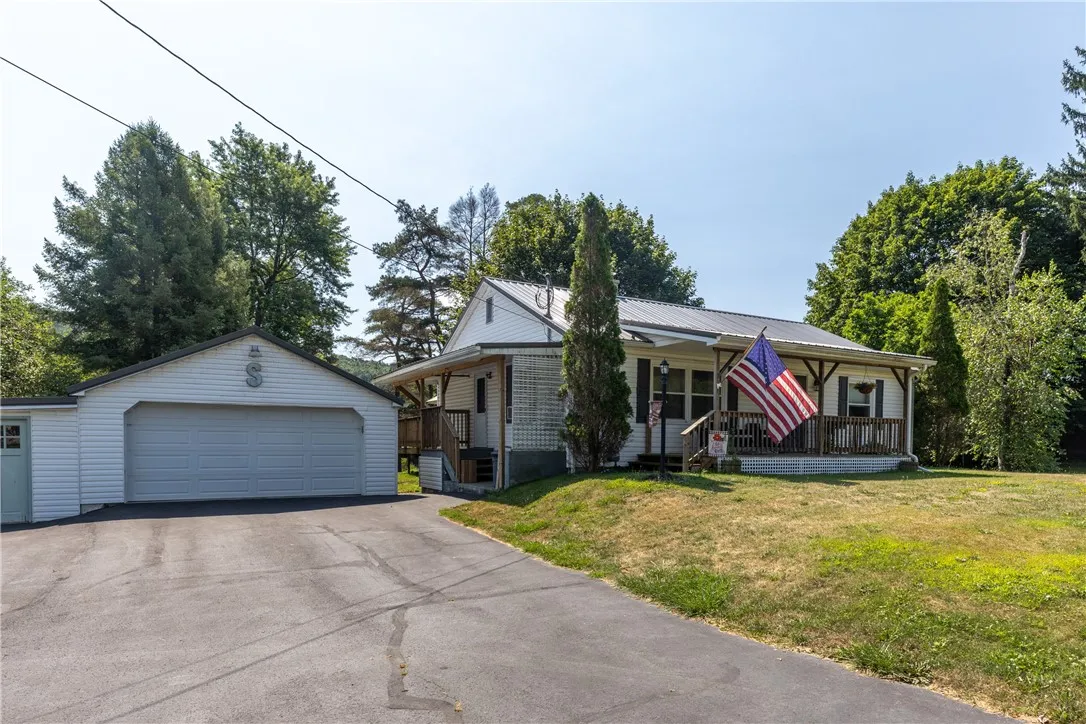 4662 State Route 414, Hornby, New York 14812, Hornby, New York 14812, 4 Bedrooms Bedrooms, 8 Rooms Rooms,2 BathroomsBathrooms,Residential,Closed,4662 State Route 414, Hornby, New York 14812,0,R1627317