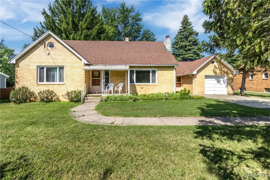 49 Bielak Road, Orchard Park, New York 14127, Orchard Park, New York 14127, 3 Bedrooms Bedrooms, ,2 BathroomsBathrooms,Residential,For Sale,49 Bielak Road, Orchard Park, New York 14127,B1625453