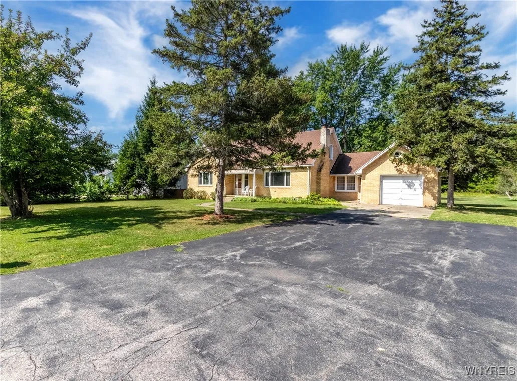 49 Bielak Road, Orchard Park, New York 14127, Orchard Park, New York 14127, 3 Bedrooms Bedrooms, ,2 BathroomsBathrooms,Residential,For Sale,49 Bielak Road, Orchard Park, New York 14127,B1625453
