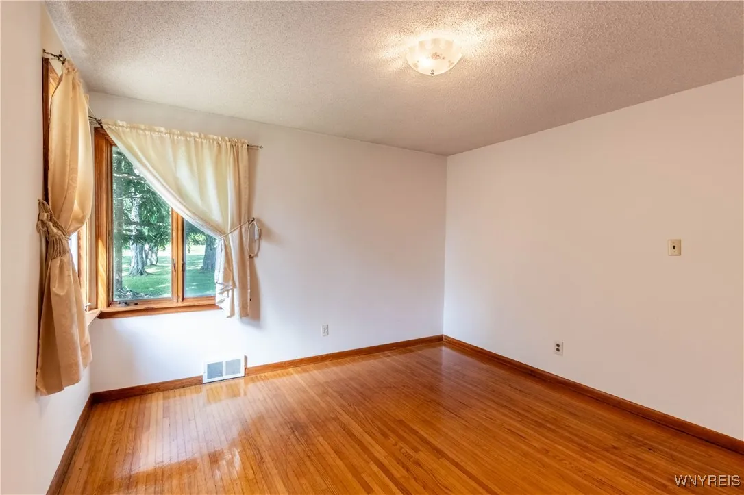 49 Bielak Road, Orchard Park, New York 14127, Orchard Park, New York 14127, 3 Bedrooms Bedrooms, ,2 BathroomsBathrooms,Residential,For Sale,49 Bielak Road, Orchard Park, New York 14127,B1625453