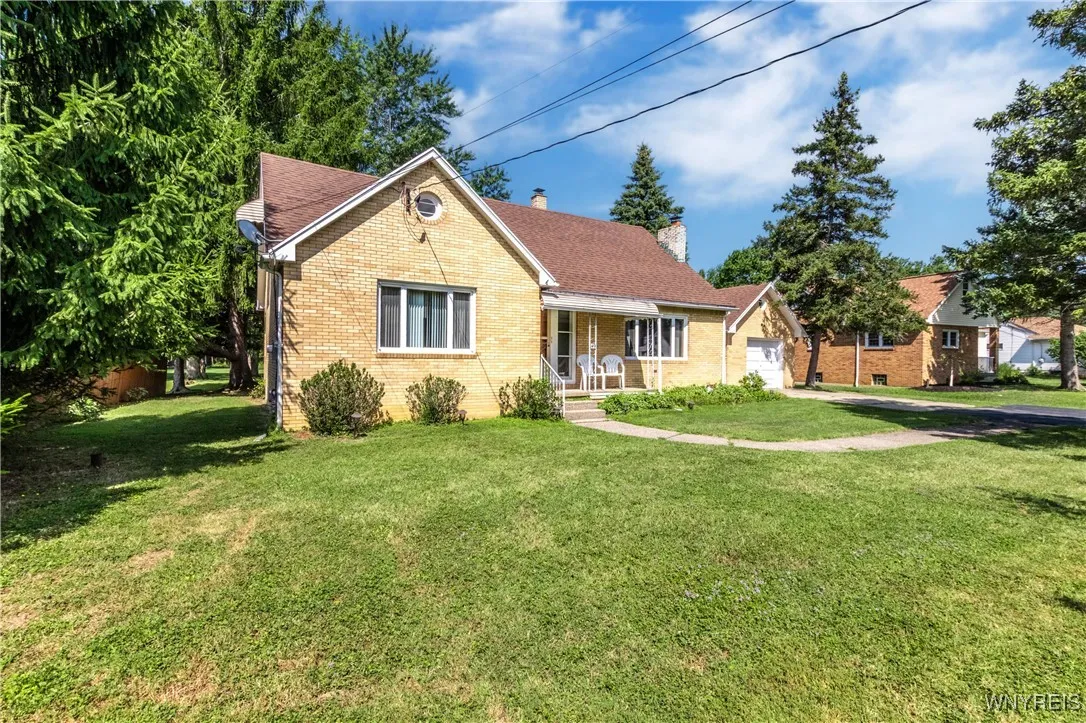 49 Bielak Road, Orchard Park, New York 14127, Orchard Park, New York 14127, 3 Bedrooms Bedrooms, ,2 BathroomsBathrooms,Residential,For Sale,49 Bielak Road, Orchard Park, New York 14127,B1625453
