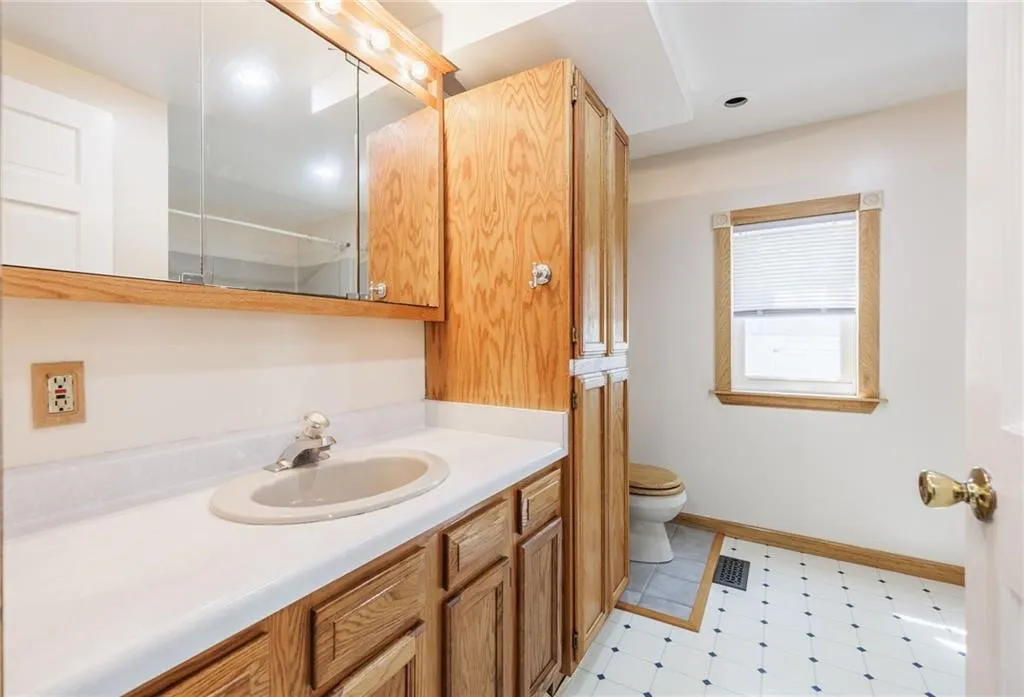 913 Wayneport Road, Macedon, New York 14502, Macedon, New York 14502, 5 Bedrooms Bedrooms, ,3 BathroomsBathrooms,Residential,Closed,913 Wayneport Road, Macedon, New York 14502,0,R1627351