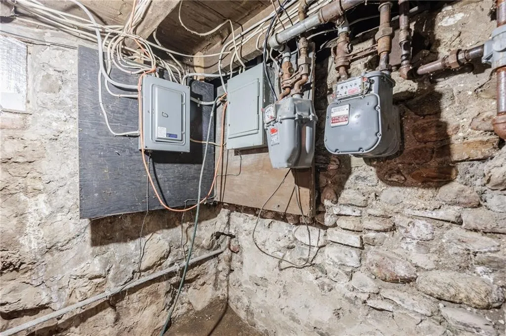 913 Wayneport Road, Macedon, New York 14502, Macedon, New York 14502, 5 Bedrooms Bedrooms, ,3 BathroomsBathrooms,Residential,Closed,913 Wayneport Road, Macedon, New York 14502,0,R1627351