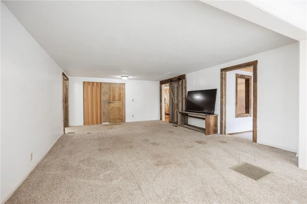 913 Wayneport Road, Macedon, New York 14502, Macedon, New York 14502, 5 Bedrooms Bedrooms, ,3 BathroomsBathrooms,Residential,Closed,913 Wayneport Road, Macedon, New York 14502,0,R1627351