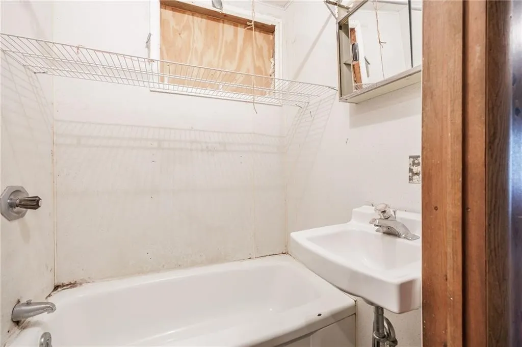 913 Wayneport Road, Macedon, New York 14502, Macedon, New York 14502, 5 Bedrooms Bedrooms, ,3 BathroomsBathrooms,Residential,Closed,913 Wayneport Road, Macedon, New York 14502,0,R1627351