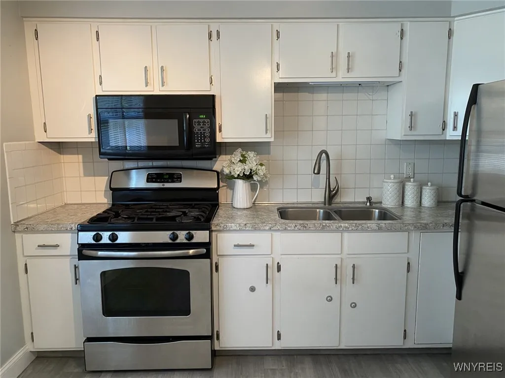 52 Acacia Drive Upper, Amherst, New York 14228, Amherst, New York 14228, 3 Bedrooms Bedrooms, 6 Rooms Rooms,1 BathroomBathrooms,Residential Lease,For Rent,52 Acacia Drive Upper, Amherst, New York 14228,B1627144