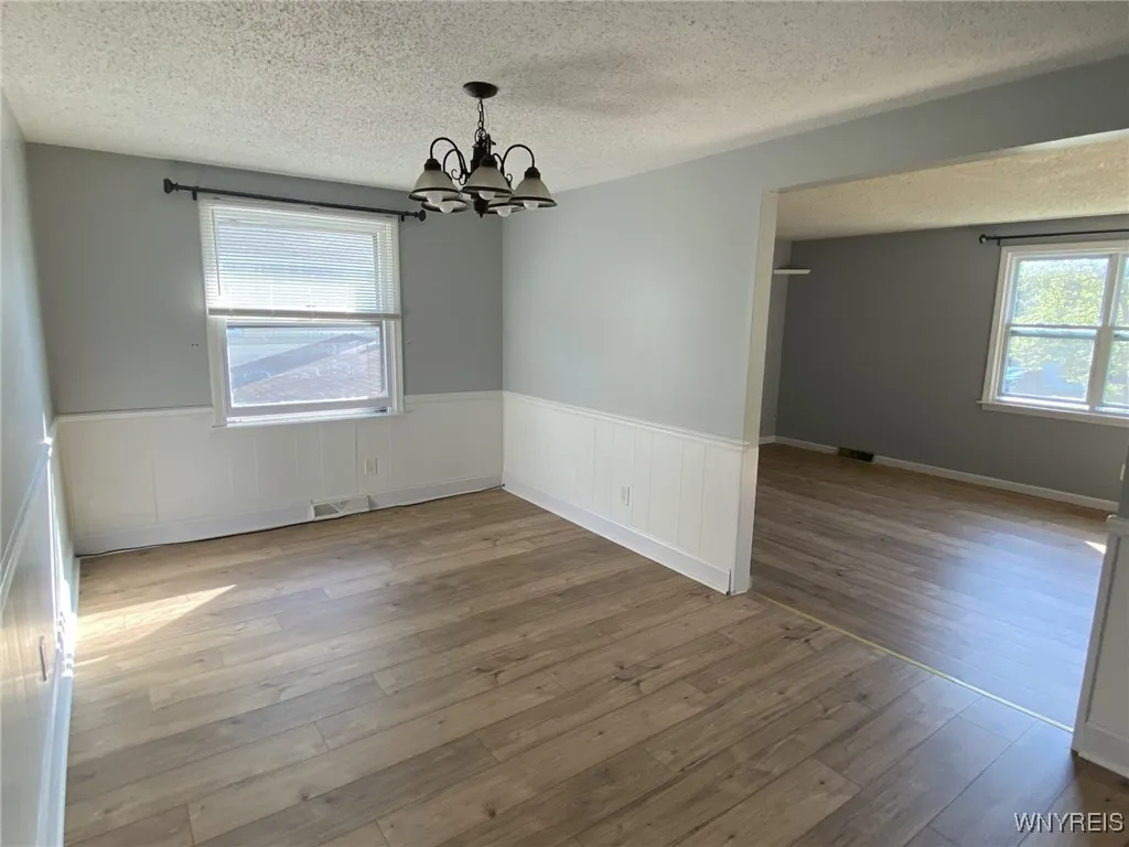 52 Acacia Drive Upper, Amherst, New York 14228, Amherst, New York 14228, 3 Bedrooms Bedrooms, 6 Rooms Rooms,1 BathroomBathrooms,Residential Lease,For Rent,52 Acacia Drive Upper, Amherst, New York 14228,B1627144
