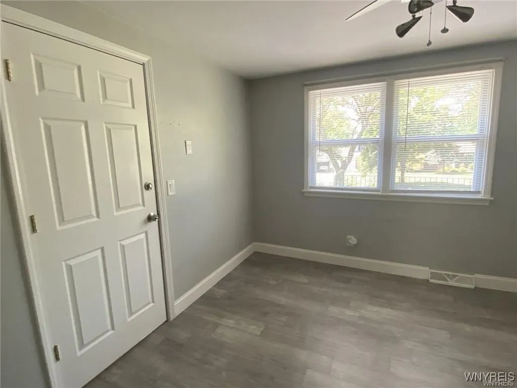 52 Acacia Drive Upper, Amherst, New York 14228, Amherst, New York 14228, 3 Bedrooms Bedrooms, 6 Rooms Rooms,1 BathroomBathrooms,Residential Lease,For Rent,52 Acacia Drive Upper, Amherst, New York 14228,B1627144