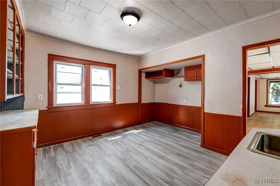 127 Humason Avenue, Buffalo, New York 14211, Buffalo, New York 14211, 5 Bedrooms Bedrooms, ,2 BathroomsBathrooms,Residential,For Sale,127 Humason Avenue, Buffalo, New York 14211,B1627377