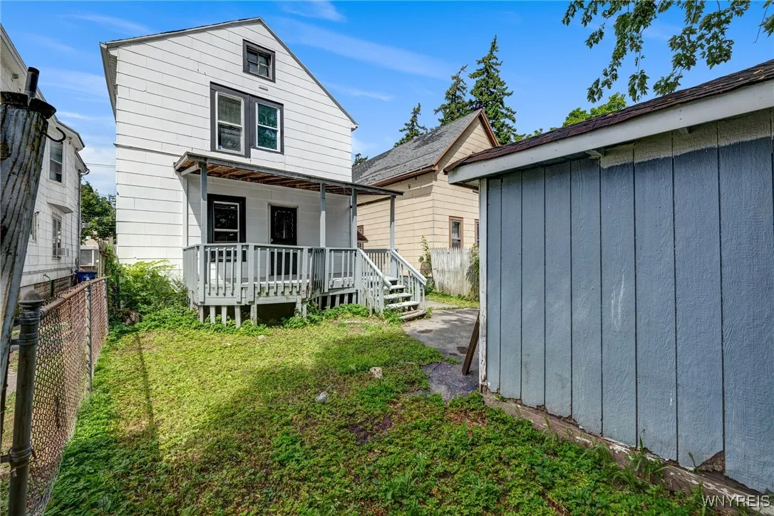 127 Humason Avenue, Buffalo, New York 14211, Buffalo, New York 14211, 5 Bedrooms Bedrooms, ,2 BathroomsBathrooms,Residential,For Sale,127 Humason Avenue, Buffalo, New York 14211,B1627377
