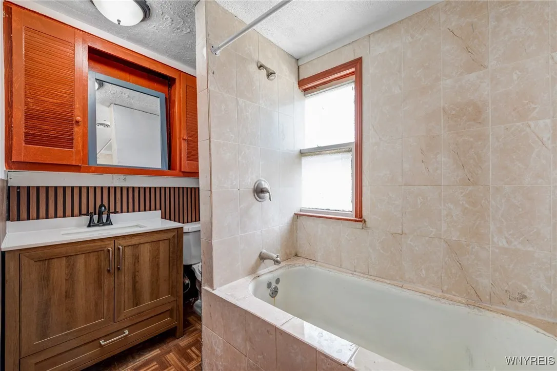 127 Humason Avenue, Buffalo, New York 14211, Buffalo, New York 14211, 5 Bedrooms Bedrooms, ,2 BathroomsBathrooms,Residential,For Sale,127 Humason Avenue, Buffalo, New York 14211,B1627377