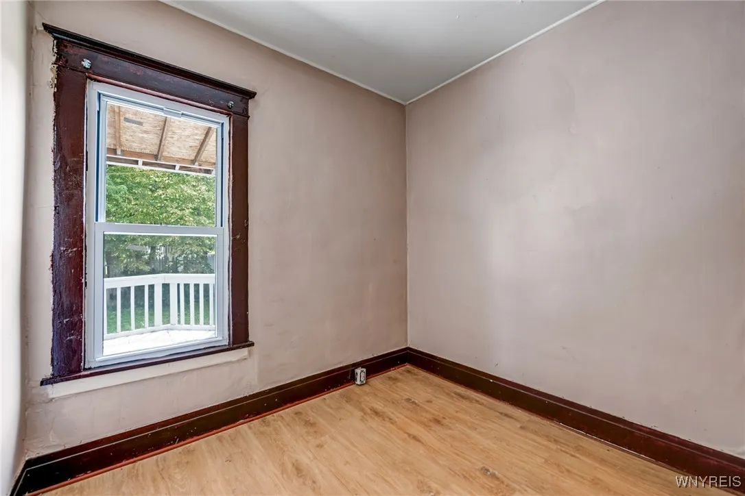 127 Humason Avenue, Buffalo, New York 14211, Buffalo, New York 14211, 5 Bedrooms Bedrooms, ,2 BathroomsBathrooms,Residential,For Sale,127 Humason Avenue, Buffalo, New York 14211,B1627377