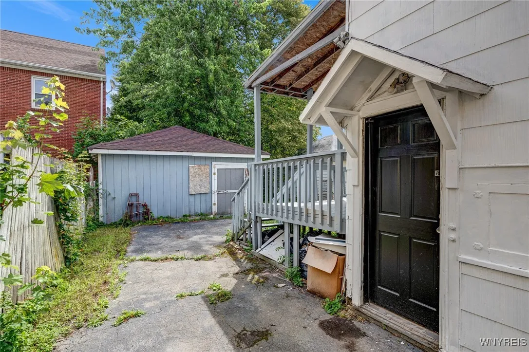 127 Humason Avenue, Buffalo, New York 14211, Buffalo, New York 14211, 5 Bedrooms Bedrooms, ,2 BathroomsBathrooms,Residential,For Sale,127 Humason Avenue, Buffalo, New York 14211,B1627377