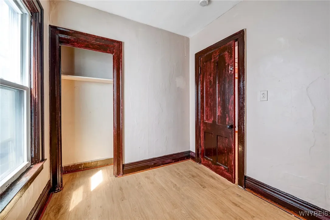 127 Humason Avenue, Buffalo, New York 14211, Buffalo, New York 14211, 5 Bedrooms Bedrooms, ,2 BathroomsBathrooms,Residential,For Sale,127 Humason Avenue, Buffalo, New York 14211,B1627377