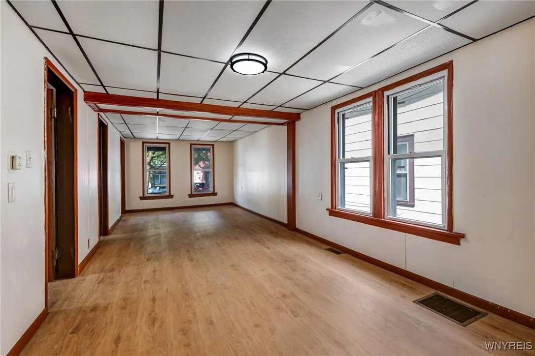 127 Humason Avenue, Buffalo, New York 14211, Buffalo, New York 14211, 5 Bedrooms Bedrooms, ,2 BathroomsBathrooms,Residential,For Sale,127 Humason Avenue, Buffalo, New York 14211,B1627377
