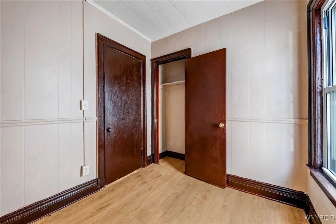 127 Humason Avenue, Buffalo, New York 14211, Buffalo, New York 14211, 5 Bedrooms Bedrooms, ,2 BathroomsBathrooms,Residential,For Sale,127 Humason Avenue, Buffalo, New York 14211,B1627377